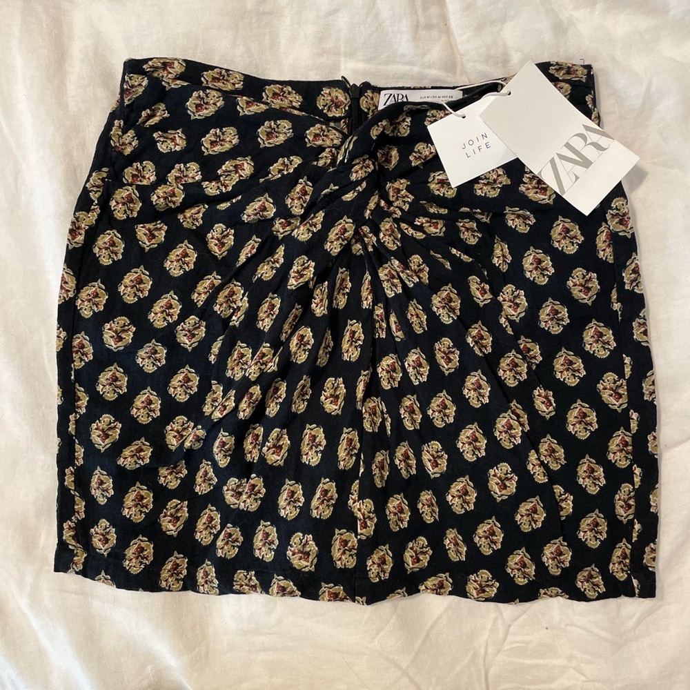 Zara printed mini skirt.